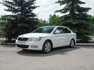 2012 Skoda Octavia II (A5) Рестайлинг, белый, 730000 рублей, вид 3