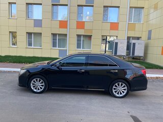 2013 Toyota Camry VII (XV50), чёрный, 1690000 рублей, вид 3