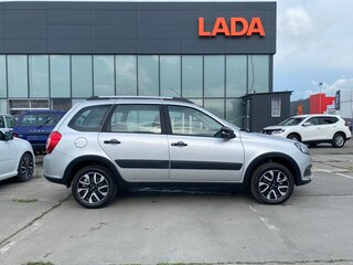 2026 Lada (ВАЗ) Granta Cross I Рестайлинг, серебристый, 1216000 рублей, вид 5