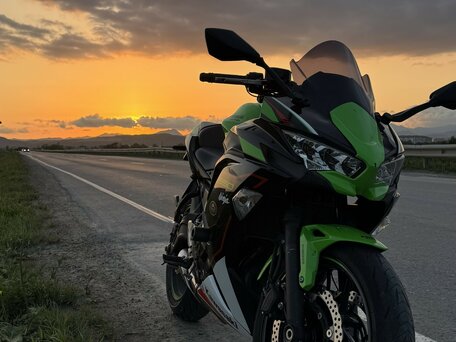 2020 Kawasaki Ninja 650, зелёный, 715000 рублей, вид 1