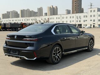 2025 BMW 7 серии 735i VII (G70), чёрный, 14990000 рублей, вид 3