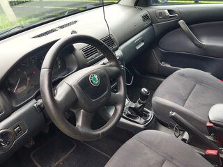 2010 Skoda Octavia I (A4) Рестайлинг, серый, 520000 рублей, вид 5