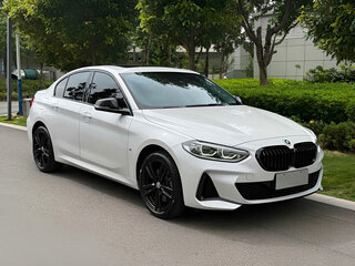 2023 BMW 1 серии 120i III (F52) Рестайлинг, белый, 1850000 рублей, вид 3