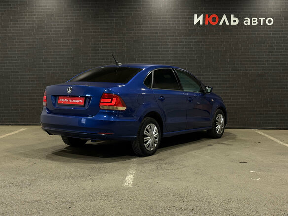 2017 Volkswagen Polo V Рестайлинг, синий, 1170000 рублей - вид 4
