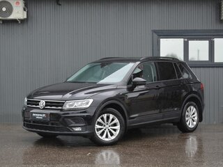 2020 Volkswagen Tiguan II, чёрный, 2379999 рублей, вид 2