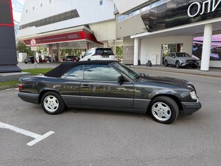 1993 Mercedes-Benz E-Класс 220 I (W124), чёрный, 2700000 рублей, вид 2