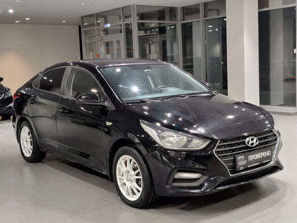2018 Hyundai Solaris II, чёрный, 1249000 рублей - вид 2