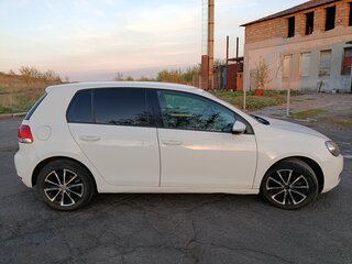 2011 Volkswagen Golf VI, белый, 595000 рублей, вид 4