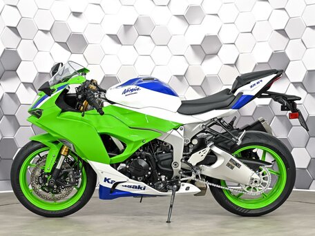 2025 Kawasaki ZX-6R Ninja, белый, 1469000 рублей, вид 4