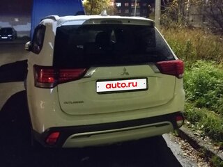 2021 Mitsubishi Outlander III Рестайлинг 3, белый, 2550000 рублей, вид 2