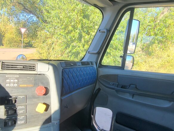 2004 Freightliner Columbia, белый, 1300000 рублей - вид 20