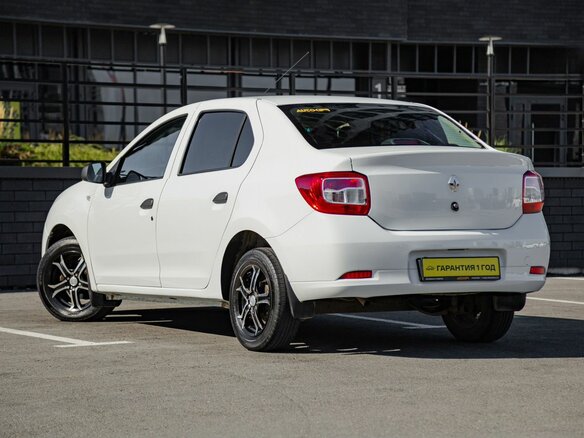 2018 Renault Logan II, белый, 450000 рублей - вид 1
