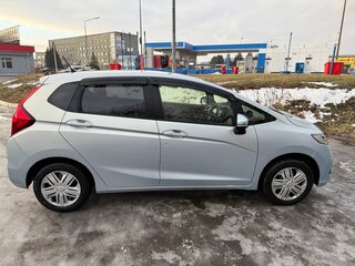 2019 Honda Fit III Рестайлинг, серебристый, 1150000 рублей, вид 4