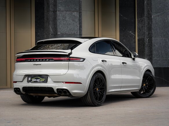 2024 Porsche Cayenne Coupé III Рестайлинг, серый, 14900000 рублей - вид 1