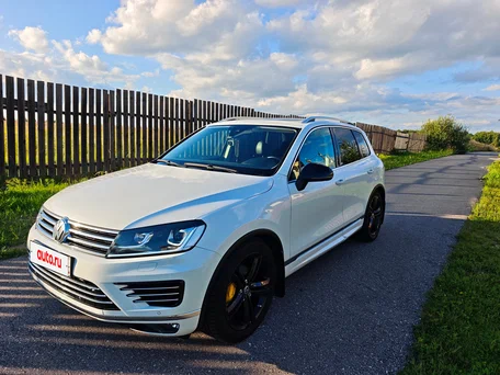 2016 Volkswagen Touareg II Рестайлинг, белый, 2800000 рублей, вид 1