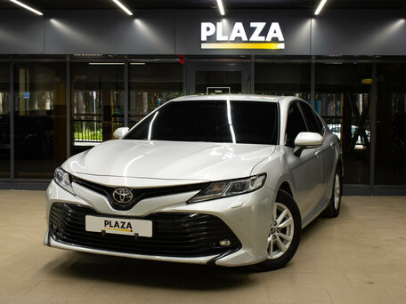 Toyota Camry VIII (XV70)