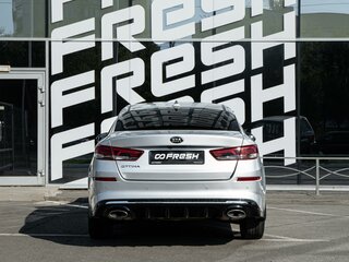 2019 Kia Optima IV Рестайлинг, серебристый, 1996300 рублей, вид 4