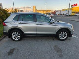 2017 Volkswagen Tiguan II, серебристый, 1780000 рублей, вид 5