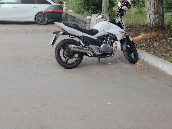 2014 Suzuki GSR 250, белый, 260000 рублей - вид 5