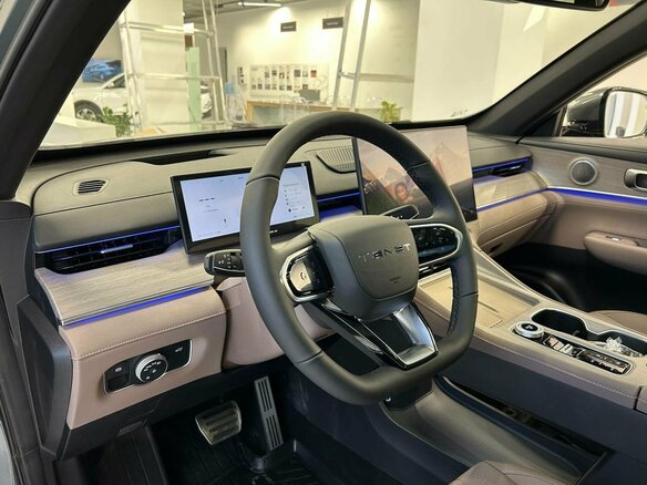 2026 Tenet T8, зелёный, 3885000 рублей - вид 3