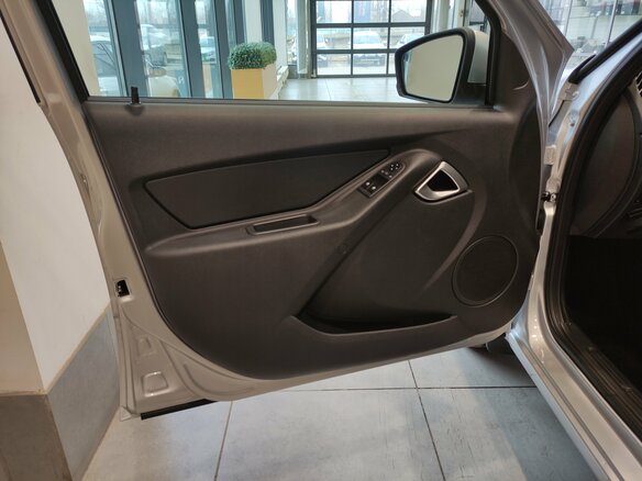 2026 Lada (ВАЗ) Granta I Рестайлинг, серебристый, 1268000 рублей - вид 12