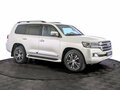 2016 Toyota Land Cruiser 200 Series Рестайлинг 2, белый - вид 3