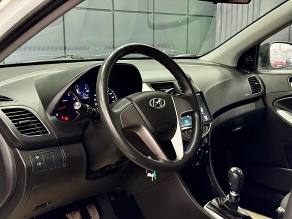 2016 Hyundai Solaris I Рестайлинг, белый, 799000 рублей - вид 14