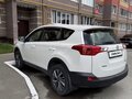 2015 Toyota RAV4 IV (XA40), белый, 2000000 рублей - вид 2