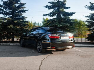 2015 Toyota Camry VII (XV50) Рестайлинг, чёрный, 1870000 рублей, вид 2