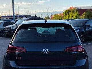 2018 Volkswagen Golf GTI VII Рестайлинг, синий, 2500000 рублей, вид 5