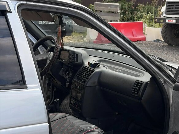 2004 Lada (ВАЗ) 2110, белый, 315000 рублей - вид 13