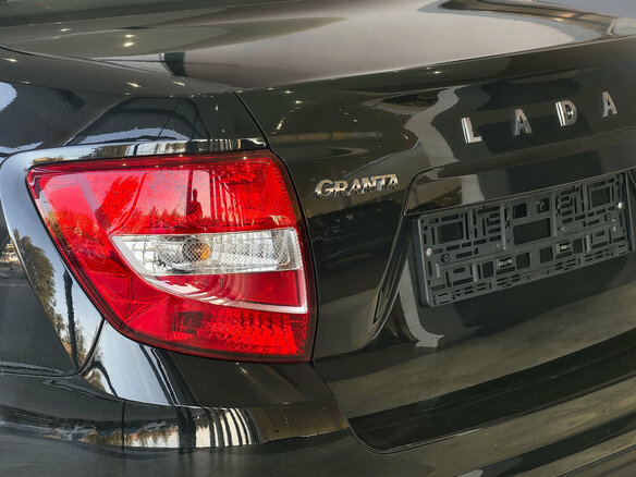 2026 Lada (ВАЗ) Granta I Рестайлинг, чёрный, 1780000 рублей - вид 9