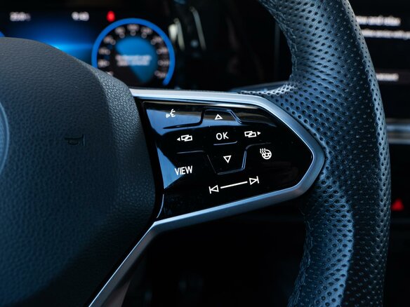 2024 Volkswagen Golf VIII, белый - вид 16