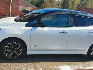2018 Nissan Leaf II (ZE1), белый, 1680000 рублей, вид 2