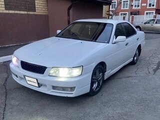 1998 Nissan Laurel VIII (C35), белый, 510000 рублей, вид 1