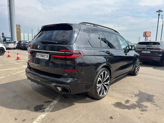 2022 BMW X7 40d I (G07) Рестайлинг, чёрный, 11590000 рублей, вид 3