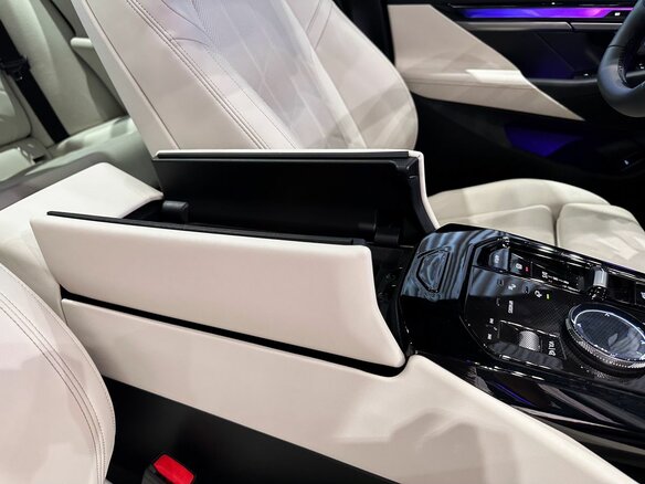 2024 BMW 5 серии 520i VIII (G60/G61/G68), серый, 6200000 рублей - вид 15