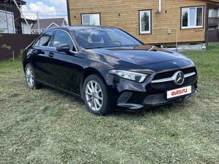 2019 Mercedes-Benz A-Класс 200 IV (W177), чёрный, 1690000 рублей, вид 2