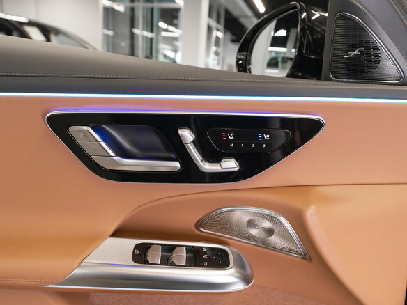 2026 Mercedes-Benz E-Класс 300 VI (W214, S214), чёрный - вид 16