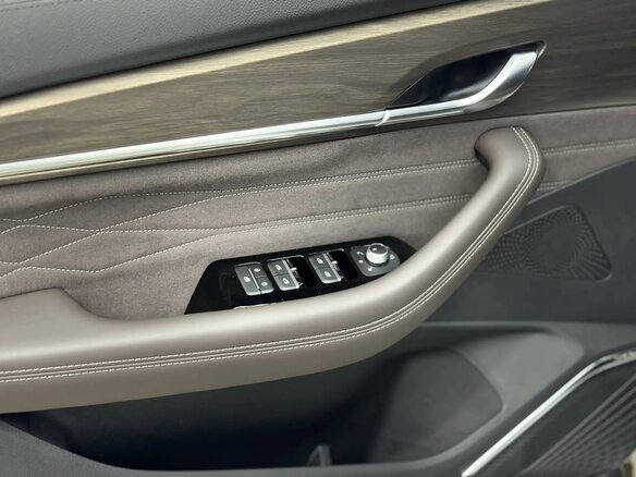 2026 Geely Monjaro I Рестайлинг 2 (China Market), белый - вид 13