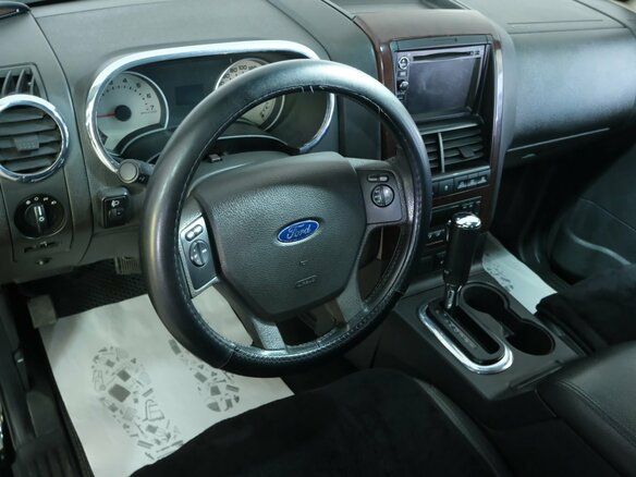 2008 Ford Explorer IV, чёрный - вид 10