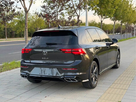 2022 Volkswagen Golf VIII, серый, 2100000 рублей, вид 4