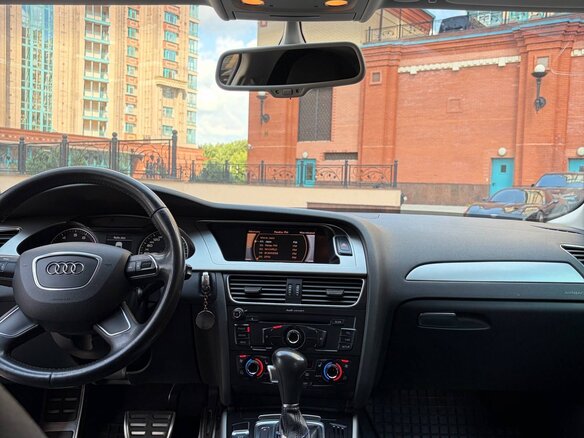 2010 Audi A4 IV (B8), красный, 950000 рублей - вид 3