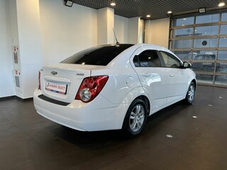2013 Chevrolet Aveo II, белый, 570000 рублей, вид 3