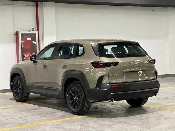 2026 Mazda CX-50, коричневый, 2950000 рублей - вид 4