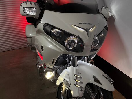 2012 Honda GL 1800 Gold Wing, белый, 1500000 рублей, вид 4