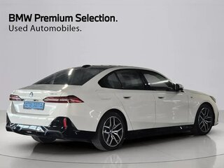 2024 BMW i5 eDrive40, белый, 7345000 рублей, вид 3