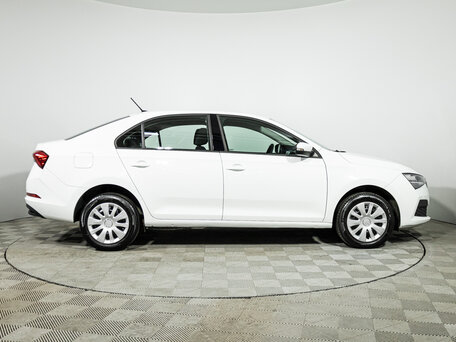 2021 Skoda Rapid II, белый, 1399700 рублей, вид 4