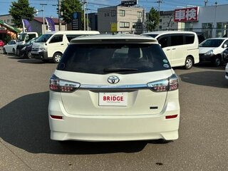 2017 Toyota Wish II Рестайлинг, белый, 1320000 рублей, вид 4