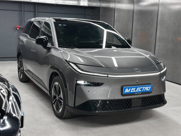 2026 Toyota bZ3X 58.3 kWh, серый, 2980000 рублей